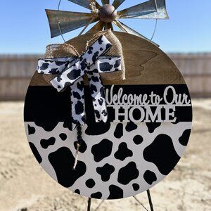 WOODEN WELCOME DOOR SIGN/HANGER, COW PRINT